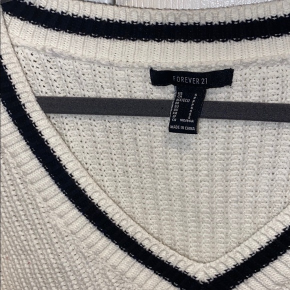 Forever 21 V-Neck Sweater - Picture 2 of 3
